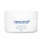 Raffermit, lisse et rend la peau plus résistante